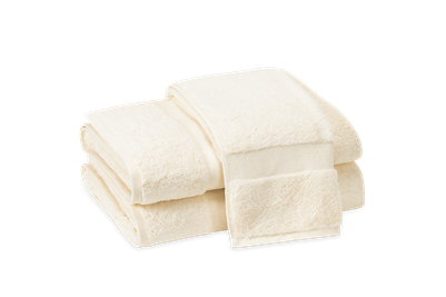 Ciao Bella Matouk Ivory Lotus Towels